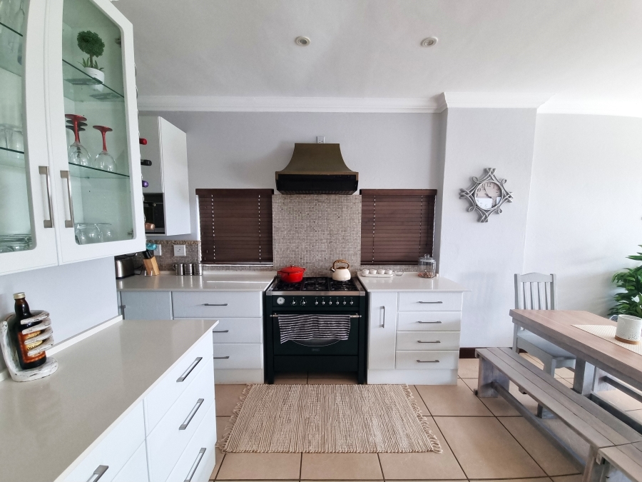 3 Bedroom Property for Sale in Hartbeesfontein AH North West